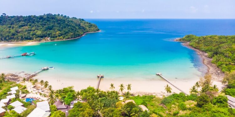 Caribbean-Gems-A-Guide-to-the-Must-Visit-Islands-and-Their-Unique-Allures