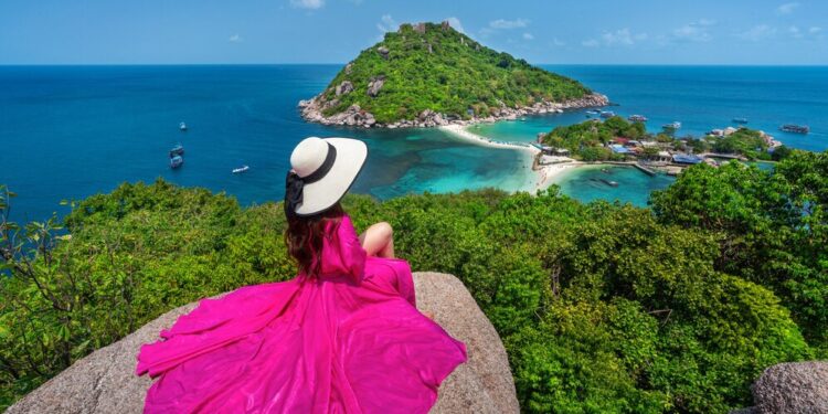 Island-Paradise_Uncovering-the-Top-Caribbean-Islands-for-Your-Next-Getaway