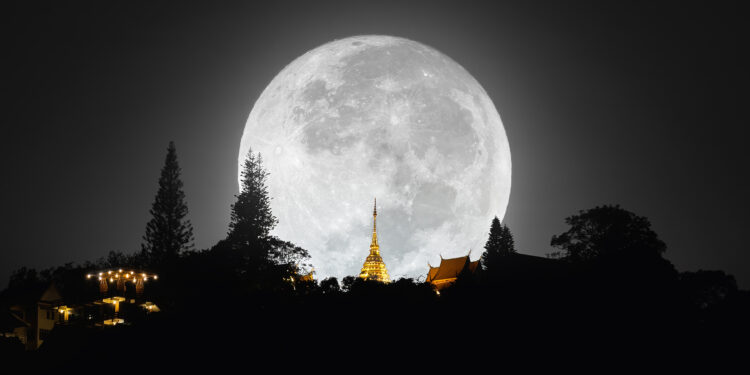 A glowing full moon over a calm Caribbean night sky, with a traditional bowl of kheer placed outdoors, symbolising the Indo-Caribbean celebration of Sharad Purnima.